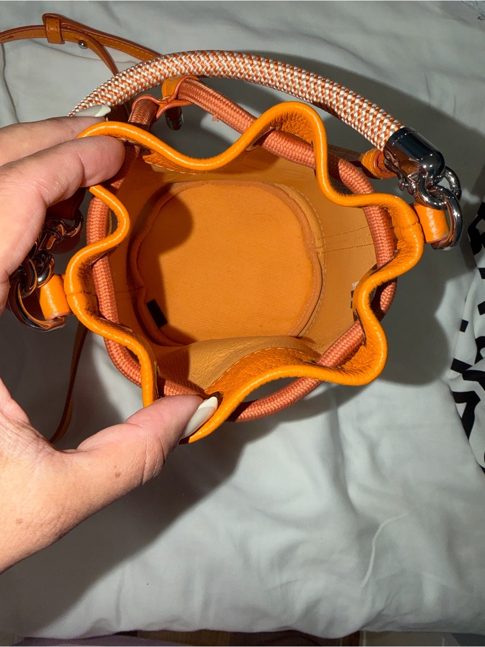Marc Jacobs grained calfskin The bucket bag mini - Picture 7 of 8